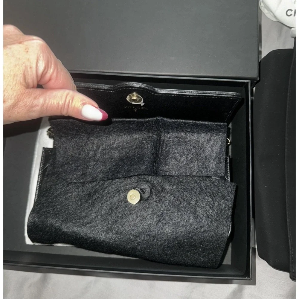 NEW CHANEL WOC Black Quilted Leather Crossbody with Gold Chain & CC Logo - Picture 10 of 12